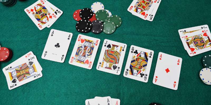 Anh em nên tìm hiểu kỹ về Poker trước khi bắt đầu vì đây là game khó